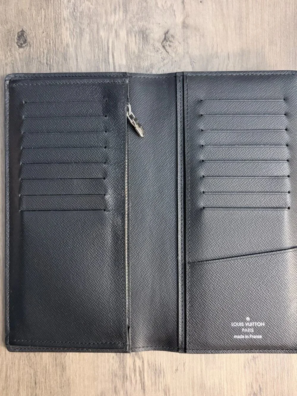 Excellent Louis Vuitton Brazza Men's Black Long Bifold Wallet Folding Logo Taiga